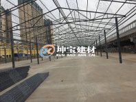 成都龍泉農貿市場蓋樹脂瓦啦！
