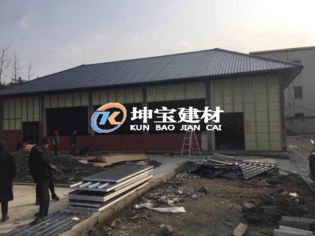 成都雙流蛟龍港工業廠區正在翻修屋面建設改造